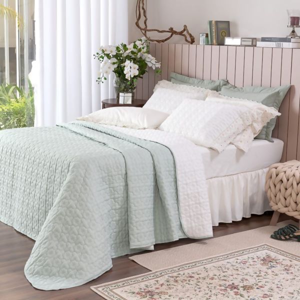 LAVIVE-charlotte-malva-2