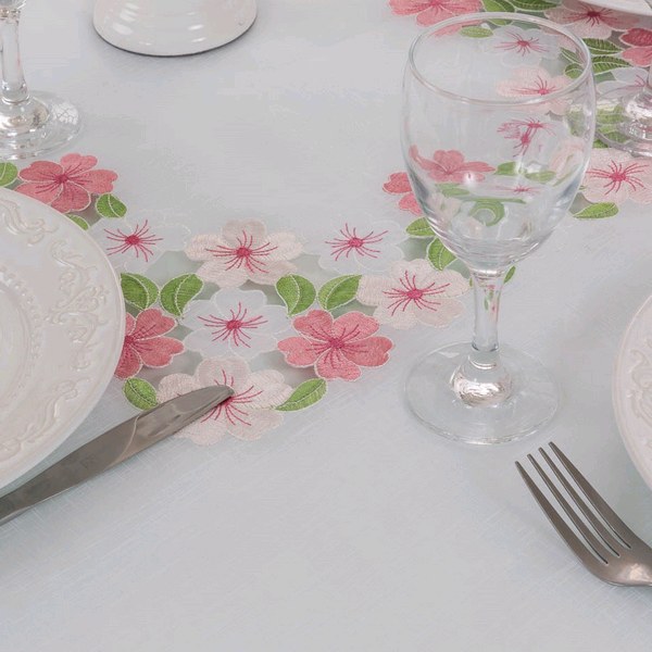 Toalha de Mesa Clássica Bordada Jardim Quadrada 150 x 150 cms - Argivai