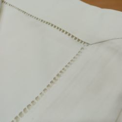 RAFIMEX-yl180-toalha-mesa-bege-1