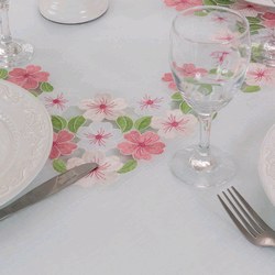 Toalha de Mesa Clássica Bordada Jardim Quadrada 150 x 150 cms - Argivai